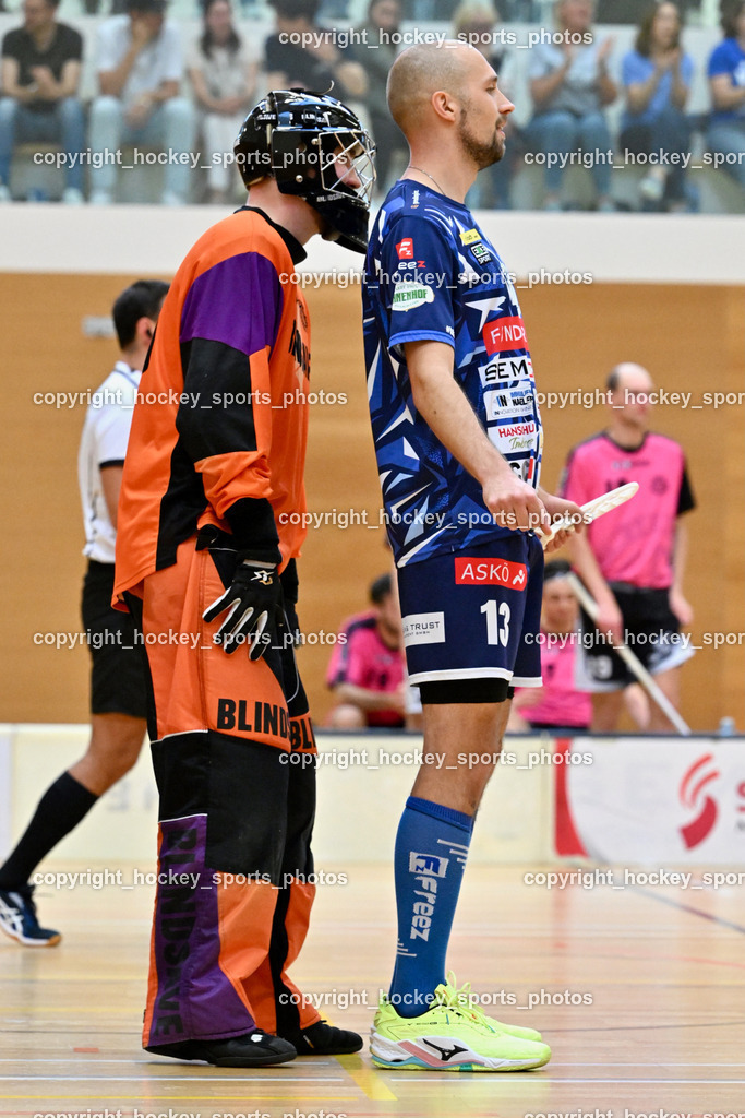 VSV Unihockey vs. Wiener Floorball Verein | #80 BEZUCHA Bernhard Wiener Floorballverein, #13 Jan Sláma VSV Unihockey, VSV Unihockey vs. Wiener Floorball Verein, VSV Unihockey vs. Wiener Floorball Verein am 18.05.2025 in Villach (Ballspielhalle St. Martin), Austria, (Photo by Bernd Stefan)