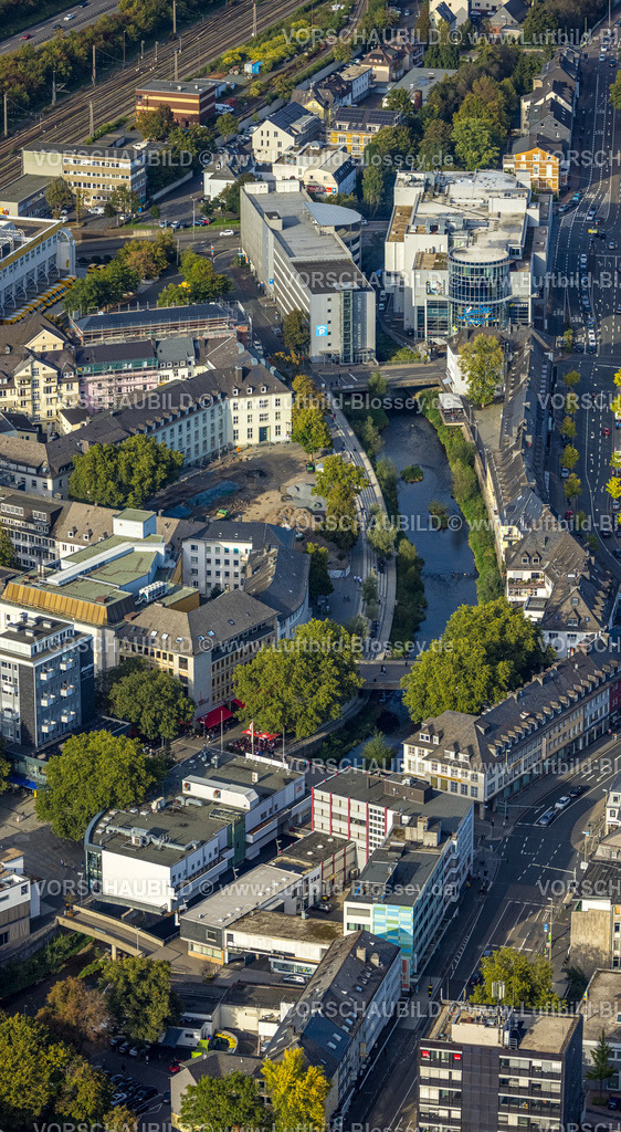 Siegen230912650 | Luftbild, Siegen zu neuen Ufern mit Fluß Sieg mitten in der Stadt zwischen Bahnhofstraße und Freudenberger Straße Geschäftsviertel, Siegen-Kernband, Siegen, Siegerland, Nordrhein-Westfalen, Deutschland