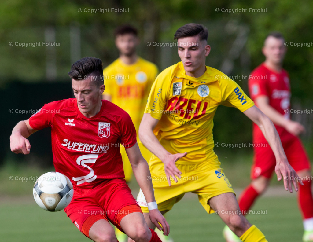 A_LUI_30042022_44 | SPORT,FUSSBALL,LT1 OOE LIGA ASKOE OEDT-DONAU LINZ 30.04..2022 IM BILD:  LUKAS PAULIK (OEDT)  UND VALDRIN FEJZAJ (DONAU)FOTO:FOTOLUI