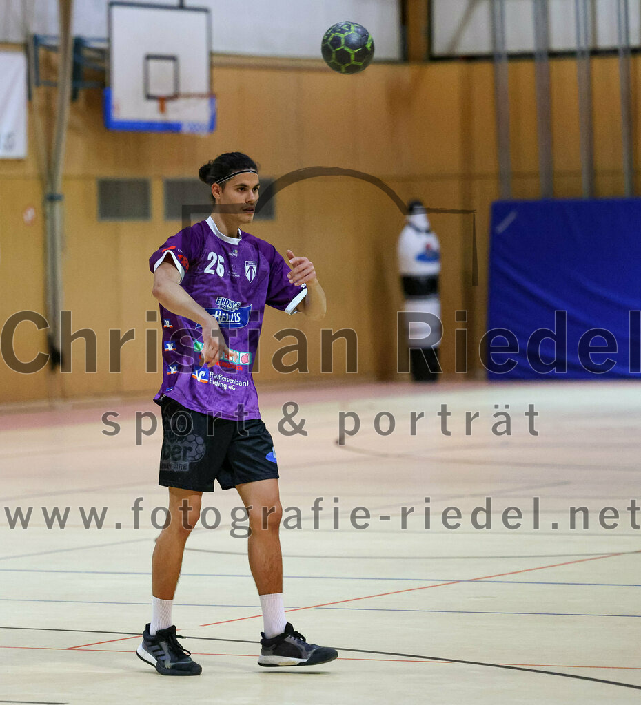 2023-03-11_065_SpVgg_Altenerding_gegen_SSG_Metten | Erding, Deutschland, 11.03.2023:
Handball, Bezirksoberliga Männer 2022 / 2023, 17. Spieltag, SpVgg Altenerding gegen SSG Metten, Endergebnis: 26:22

Luis Leitner (SpVgg Altenerding, #26)

Foto: Christian Riedel / fotografie-riedel.net