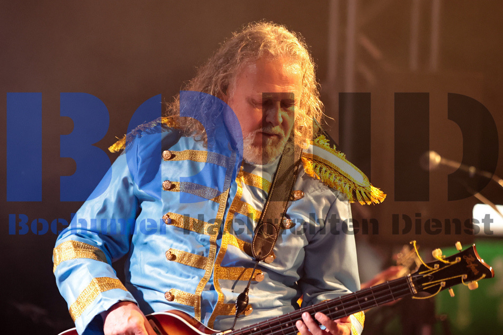 SES_GEBZFR20250828-11 | bond - Realisiert mit Pictrs.com