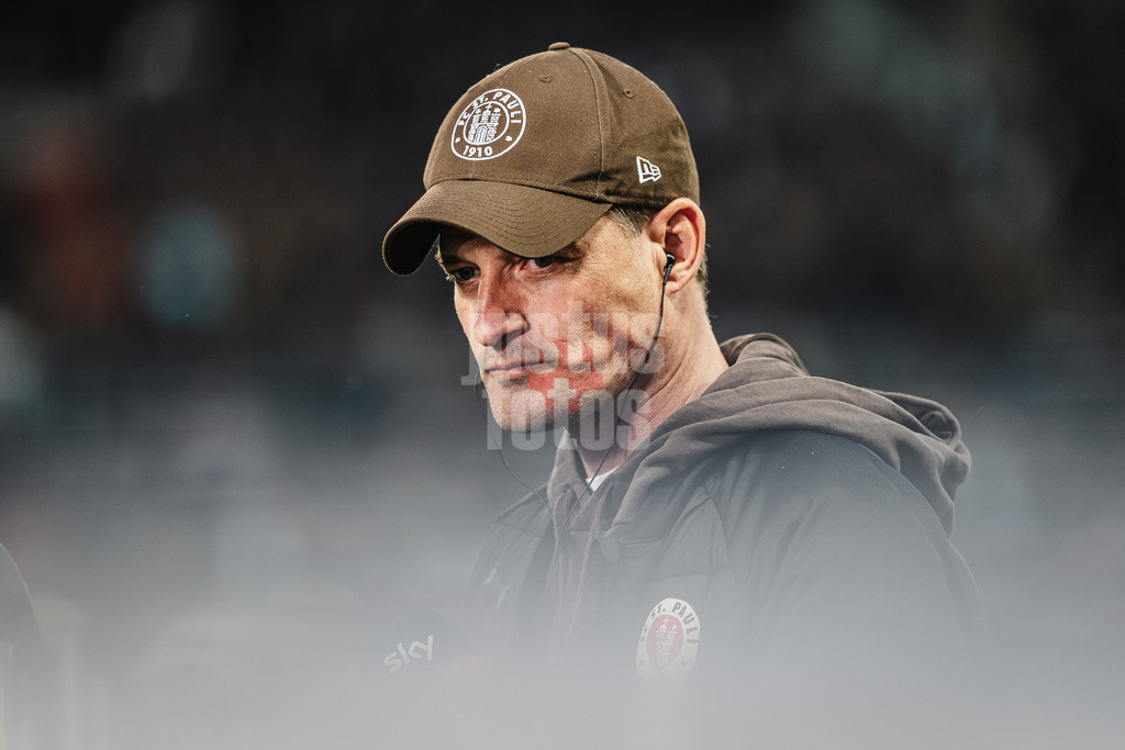 Fußball | Männer | Saison 2025/2026  | Fußball-Bundesliga | 30. Spieltag | FC St. Pauli vs. 1. FC Köln | 17.04.2026 | Alexander Blessin (Trainer, FC St. Pauli) im Interview