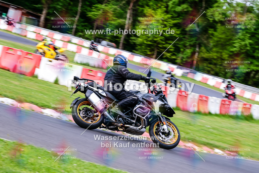 MotoTeamVBK-20094 | Hier findet Ihr Bilder von Touristenfahrten auf der Nürburgring Nordschleife oder von anderen Veranstaltungen die ich besucht habe. Viel Spass beim Durch Schauen 
