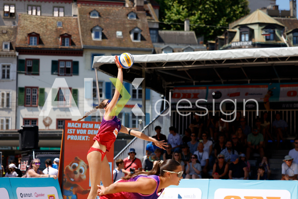 Obi BeachTour 2026 - Basel | BASEL, SWITZERLAND - JULY 18: NADINE DEMIERRE (SUI) serve during the Obi BeachTour 2026 match between BOSSART / ABBÜHL (SUI) and FLÜCKIGER / DEMIERRE (SUI) at Barfüsserplatz on July 18, 2026 in Basel, Switzerland. - Realisiert mit Pictrs.com
