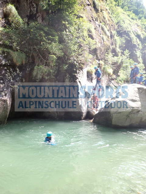 P8010177 | Bestelle die Bilder deines Berg- oder Wasser-Abenteuers mit Mountain Sports bequem von zu Hause aus direkt über unseren Online Fotoshop von pictrs.com. - Realisiert mit Pictrs.com