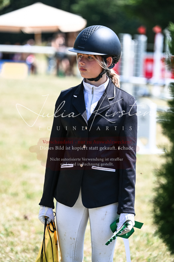 DSC_9942 | Pferde- und Turnierfotografie in Westsachsen. Pferdeportraits, Auftragszeichnungen und intuitive Kunst.
