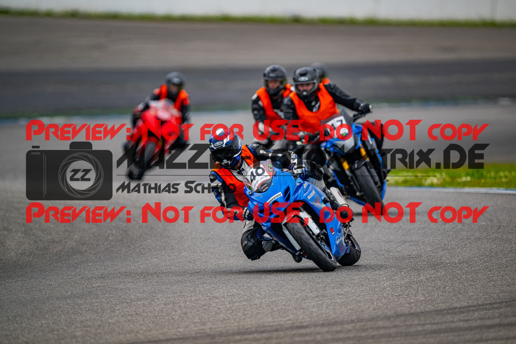 MaZZes_FotoMatrix_240701_6007705_9417 | INST