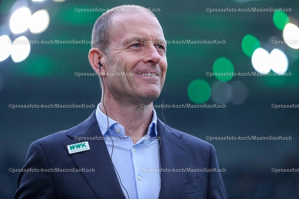 BMG21022502105 | 22.02.2025, Fußball, Borussia Mönchengladbach - FC Augsburg, 1. Fußball Bundesliga, Borussia-Park, Saison 2024 2025: Cheftrainer Jess Thorup (FC Augsburg)DFB regulations prohibit any use of photographs as image sequences and or quasi-video.