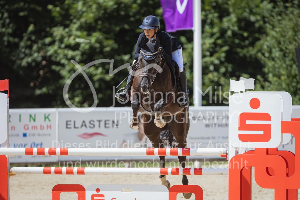 220728_BHO_BronzeTour_L-Stil_1-371 | Deine schönsten Turniermomente als professionelle Fotos! Entdecke hochwertige Pferdesport-Fotografie im Online-Shop. Jetzt Fotos finden & bestellen!