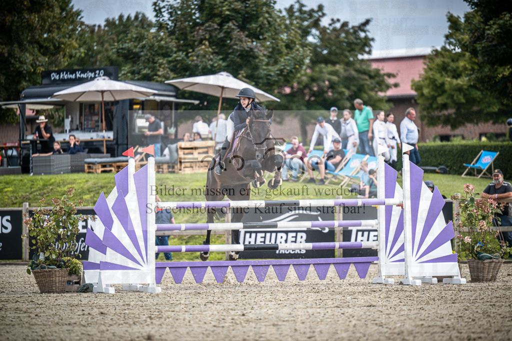 DOS_3580 | Entdecke hochwertige Reitturnierfotos von Foto Oger. Professionell, emotional und authentisch – jetzt Lieblingsmomente im Shop bestellen.Deutschlandweite Turnierfotografie. - Realisiert mit Pictrs.com