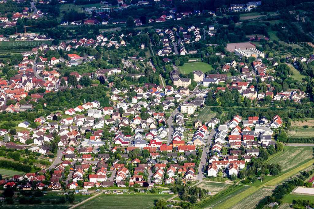 Luftbild: Ortsansicht von Westen in Sasbach im Bundesland Baden-Württemberg in Deutschland. Foto: IMG_18847.jpg vom 03.06.2009 durch Werner Riehm/FLY-FOTO.de