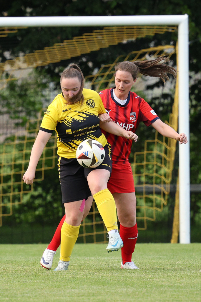 Fußball I FRAUEN I Saison 2025-2026 I Freundschaftsspiel I SGM Ebnat-Waldhausen - 1FC Heidenheim 1846 2 I_250823_6153 | Fotopresso – Sportfotografie in Heidenheim & Umgebung. Professionelle Sportfotografie für unvergessliche Momente. Dynamische Action-Shots, emotionale Szenen & hochwertige Bilder. - Realisiert mit Pictrs.com