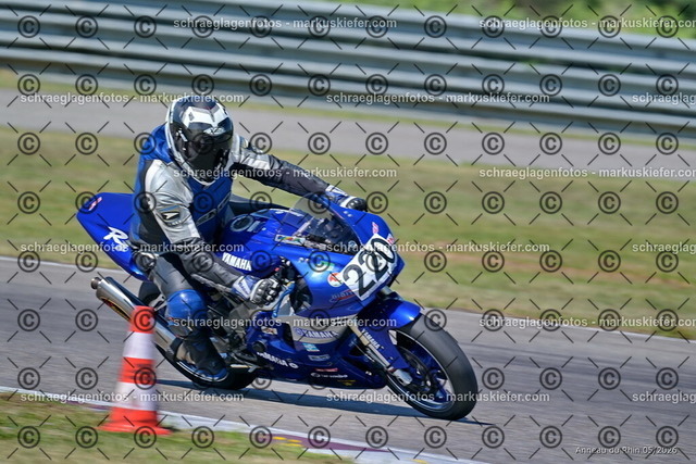 26BT01-0490 | 220 - Realisiert mit Pictrs.com
