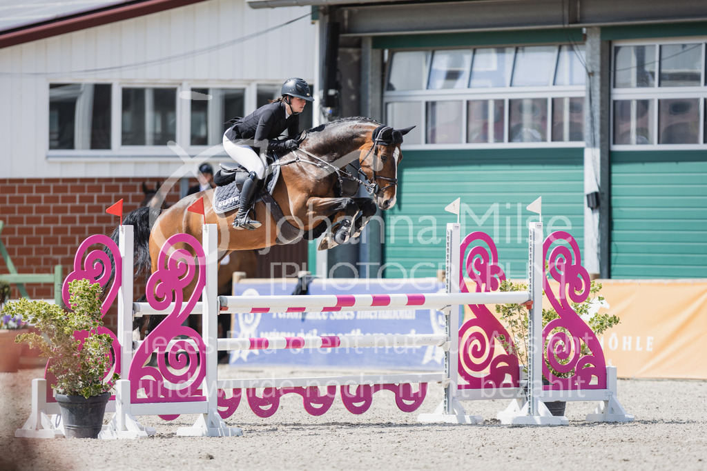 230516_Mühlen_04SprPf-L-403 | Deine schönsten Turniermomente als professionelle Fotos! Entdecke hochwertige Pferdesport-Fotografie im Online-Shop. Jetzt Fotos finden & bestellen!