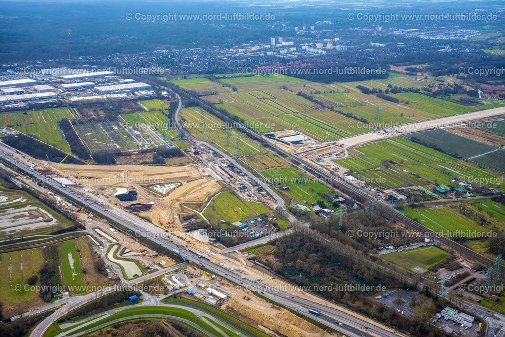 Hamburg_Autobahn_Anschlussstelle_A26_A7_Baustelle_Sandpolster_ELS_3230040223 | HAMBURG 04.02.2023 Autobahn- Baustelle mit Erschließungs- , Aufschüttungs- und Erdarbeiten entlang der Trasse und des Streckenverlaufes " Anschußstelle A26 A7 " in Hamburg, Deutschland. Weiterführende Informationen bei: Die Autobahn GmbH des Bundes Niederlassung Nord. // Motorway- Construction site with earthworks along the route and of the route of the highway " Anschussstelle A26 A7 " in Hamburg, Germany. Further information at: Die Autobahn GmbH des Bundes Niederlassung Nord. Foto: Martin Elsen