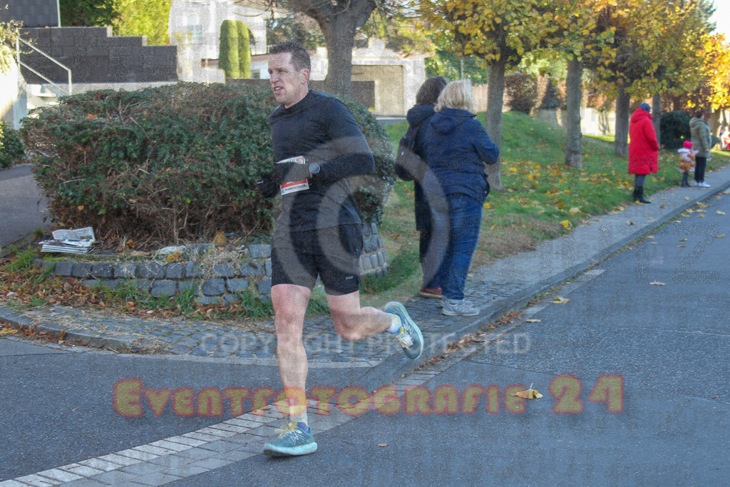 241201_1222_EV4_2243 | Sportfotografie im Rhein-Sieg Kreis, Köln, Bonn, NRW, Rheinland Pfalz, Hessen, etc. Unser Tätigkeitsfeld umfasst den Laufsport vom Volkslauf über den Marathon, Duathlon, Triathon bis zum Ultralauf wie Kölnpfad Ultra oder Schindertrail.