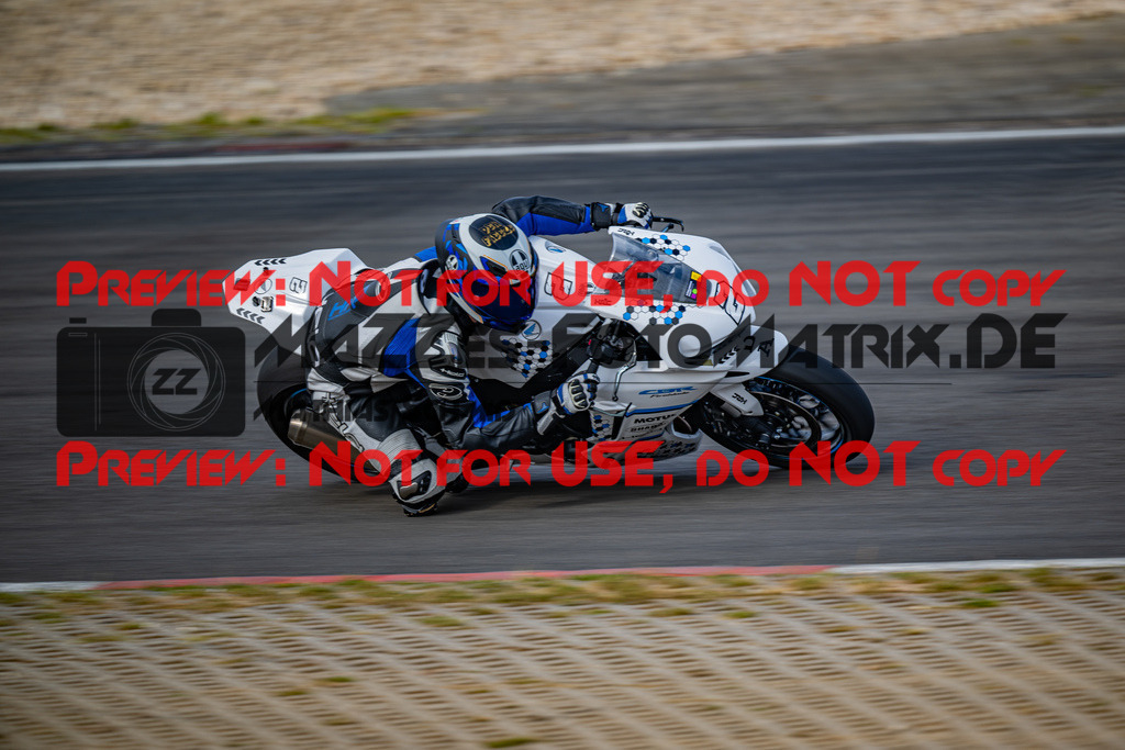 MaZZes_FotoMatrix_230719_7499 | GELB