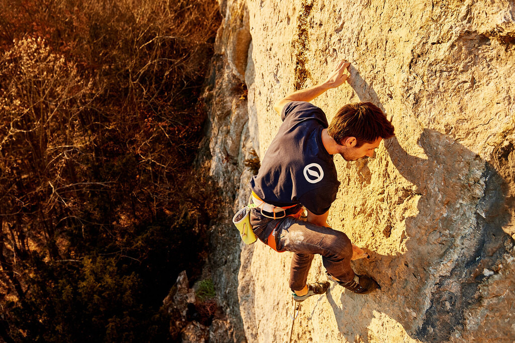 CS-190227-0246-1 | Julian Söhnlein projektiert im Sektor Weiße Wand am Röthelfels