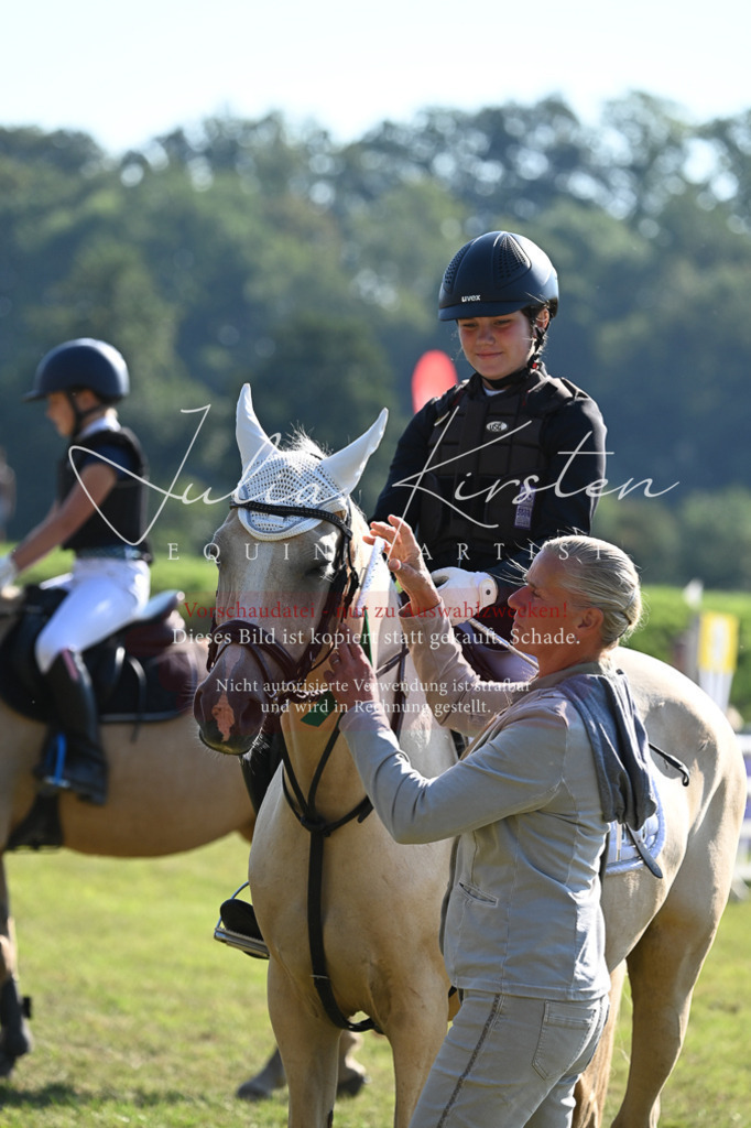 DSC_5373 | Pferde- und Turnierfotografie in Westsachsen. Pferdeportraits, Auftragszeichnungen und intuitive Kunst.