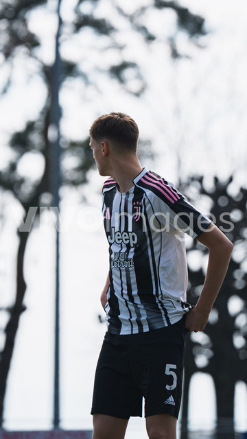 juv_lut_fmachado-0042 | Images from the Juniors B match between Juventus Academy and FC Lutry, played on 18 March 2026 in Lutry, Switzerland, featuring players, coaching staff and match action throughout the game.
