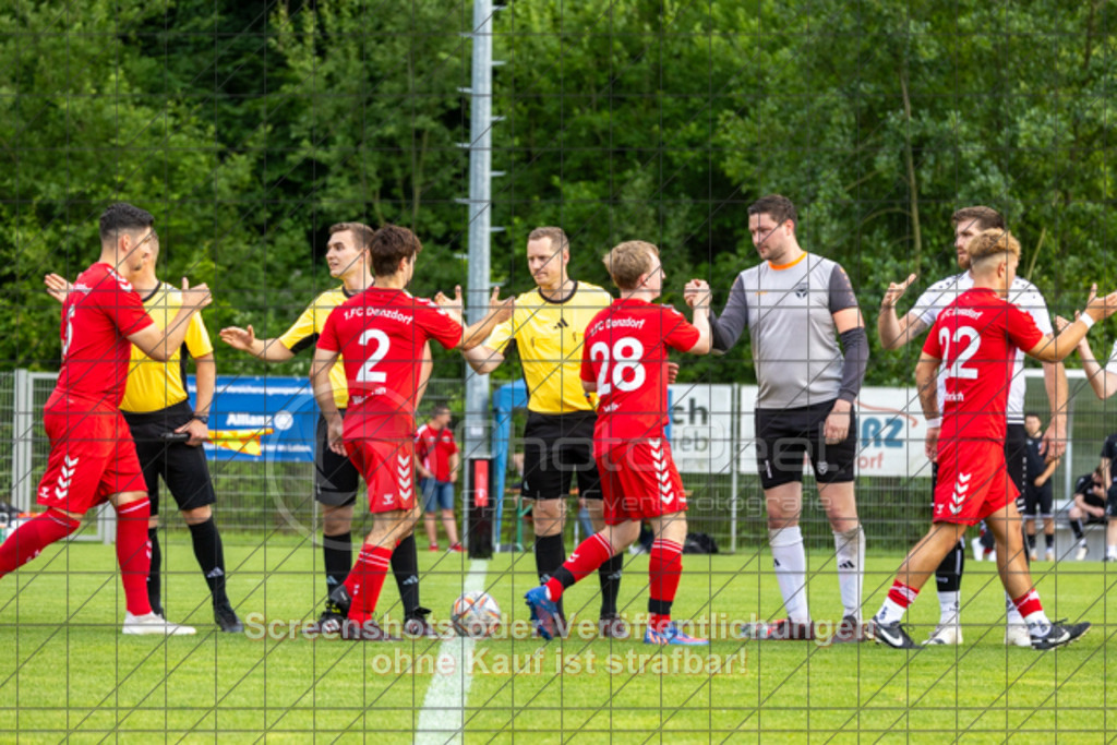 20250616_182821_0086 | #,  TV Eybach (weiß) vs. 1.FC Donzdorf II (rot), Fussball, Entscheidungsspiel 3 in Kreisliga A3 - Bezirk Neckar/Fils, Saison 2024/2025, Rasensportplatz, Staufenecker Str. 41, 73084 Salach, 16.06.2025 - 18:30 Uhr,Foto: PhotoPeet-Sportfotografie/Peter Harich
