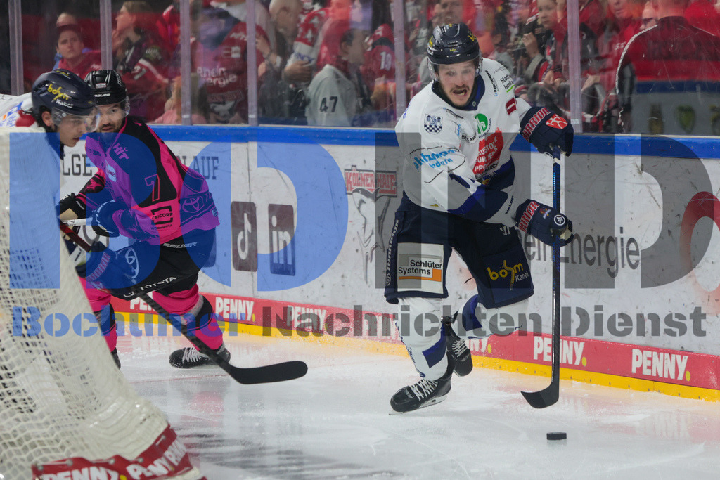 SES_KOLISE20251012-30 | bond - Realisiert mit Pictrs.com