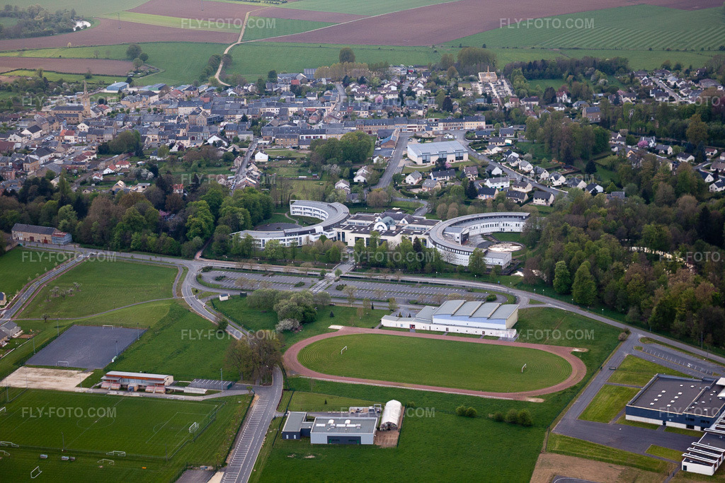 Aerial view: View of the town in La Moncelle in the state Ardennes, France. – Photo: IMG_39829.jpg taken on 04/16/2011 by Werner Riehm/FLY-FOTO.com – Resolution of the original: 4752 x 3168 px