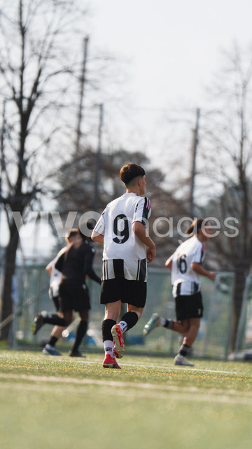 juv_lut_fmachado-0214 | Images from the Juniors B match between Juventus Academy and FC Lutry, played on 18 March 2026 in Lutry, Switzerland, featuring players, coaching staff and match action throughout the game.