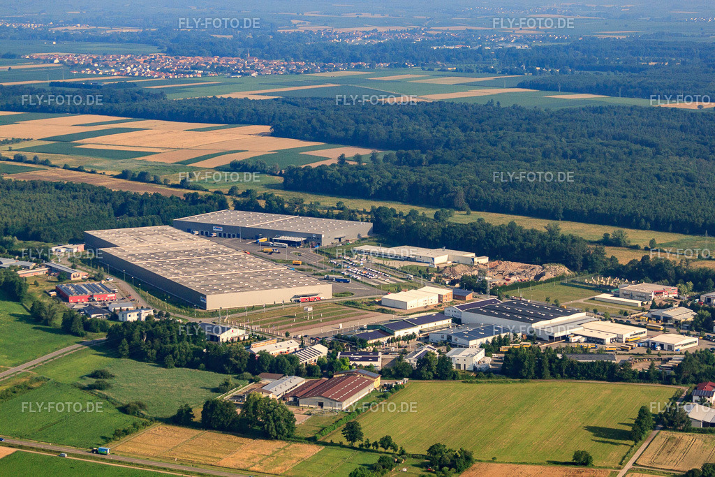 Industriegebiet Horst, Zufall Logistikcenter | Luftbild: Industriegebiet Horst, Zufall Logistikcenter im Ortsteil Minderslachen in Kandel im Bundesland Rheinland-Pfalz in Deutschland. Foto: IMG_50926.jpg vom 04.07.2012 durch Werner Riehm/FLY-FOTO.de - Realisiert mit Pictrs.com