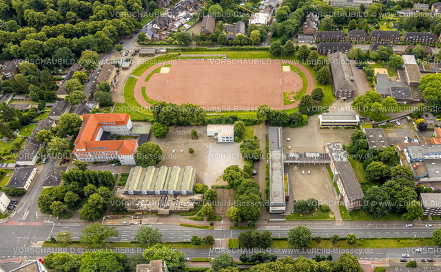 Bottrop240701166 | Luftbild, Marie-Curie-Realschule und Gustav-Heinemann-Realschule, Sportplatz Paßstraße Sportfreunde 08/21 Bottrop e.V., Jugendamt Stadt Bottrop, Wohngebiet, Nord-Ost, Bottrop, Ruhrgebiet, Nordrhein-Westfalen, Deutschland