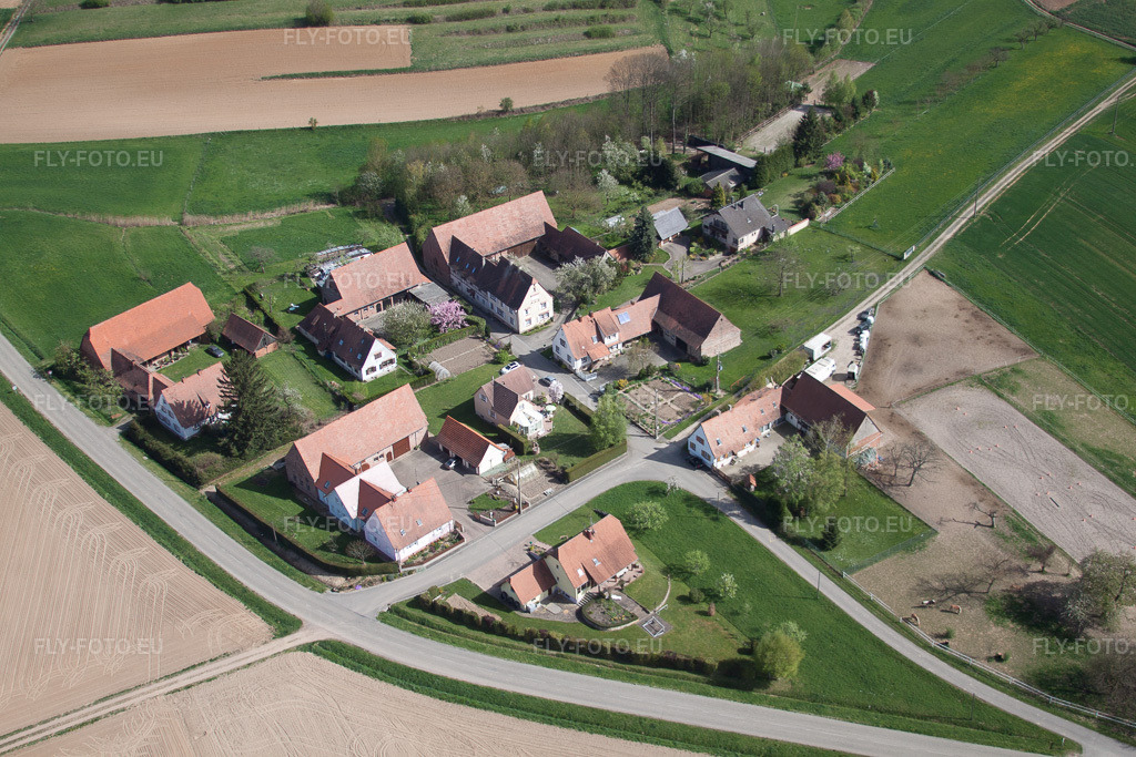 Vue aérienne: Quartier de Frohnackerhof à Seebach dans le département Bas Rhin, France – .Photo: IMG_39442.jpg prise le 10/04/2011 par Werner Riehm/FLY-FOTO.eu – Résolution de l'original: 4752 x 3168 px