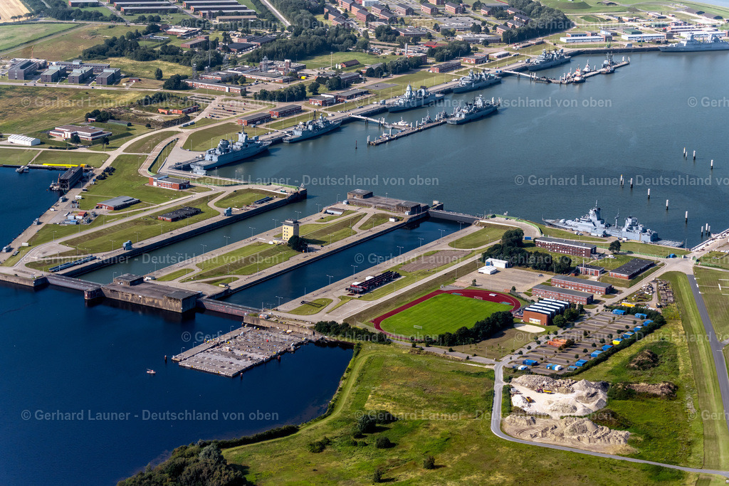 4036639 | Seeschleuse und Marinehafen, Wilhelmshaven
