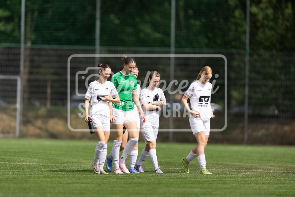 Fußball I Frauen I Testspiel I SpVg Aurich - DJK Arminia Ibbenbüren I 15312 | realhellocedii - Realisiert mit Pictrs.com