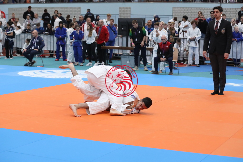 1J7A2702 | Fotos vom Adler Cup - Pictures from Adler Cup

Hier findet Ihr alle Eindrücke und großen Momente der Adler Cup Wochenenden. Here you will find all impressions and great moments of the Adler Cup weekends. - Realisiert mit Pictrs.com