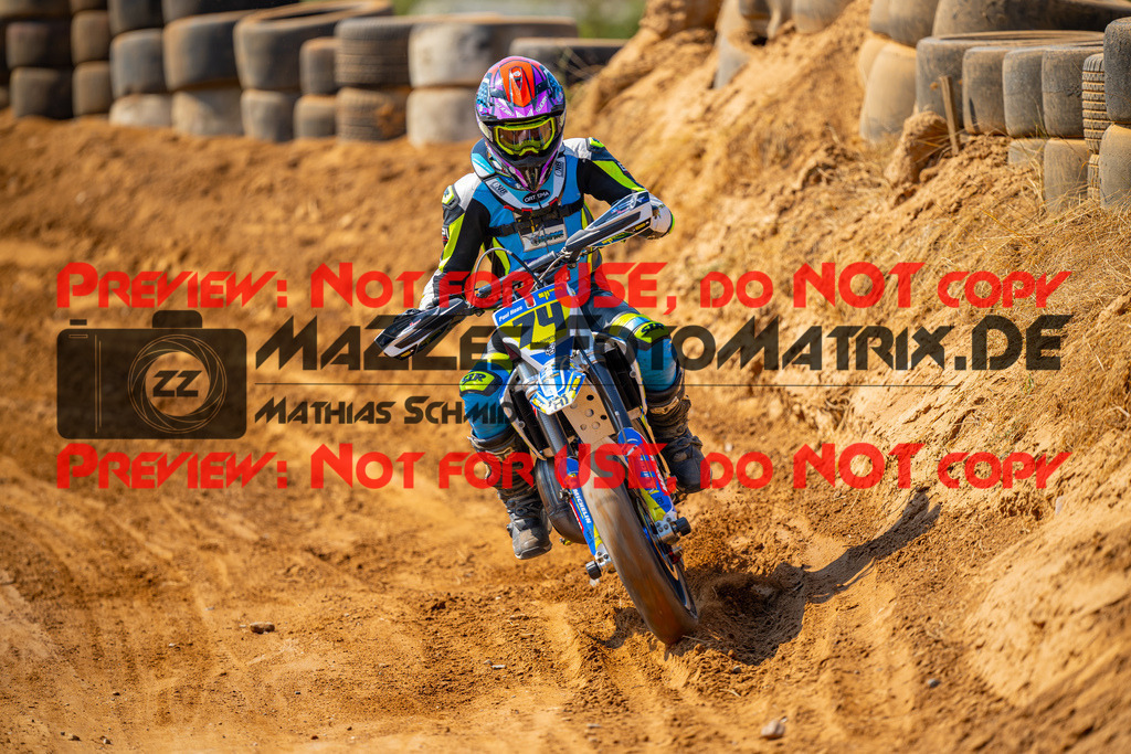 MaZZes-Fotomatrix-20260815-605200 | ROOKIES