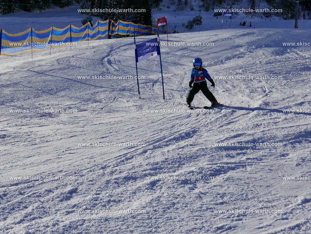 Olivia  (1) | Photos von der Skischule Warth - Realisiert mit Pictrs.com