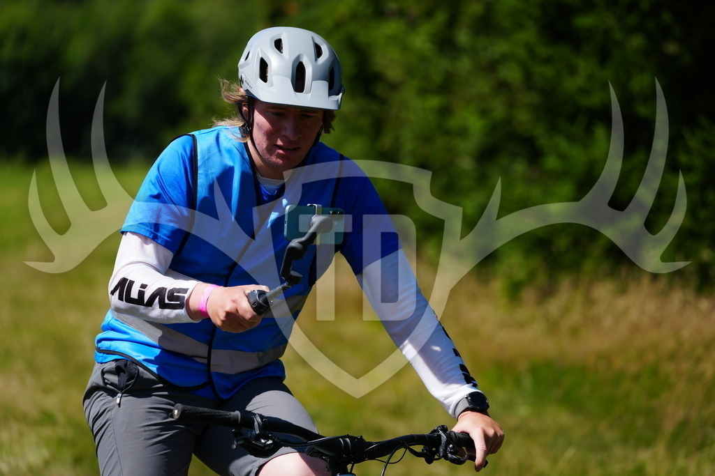 FC101333 | Fotogalerie der Treibjagd im Dunkelwald - Dein MTB Etappenrennen im Erzgebirge - Realisiert mit Pictrs.com