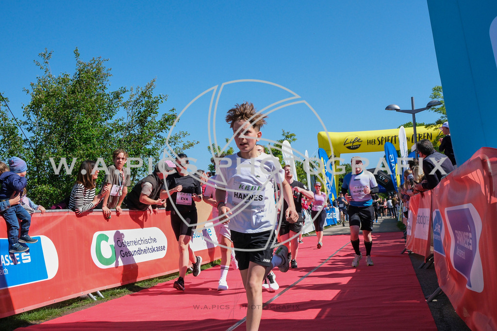 ..... | LINZ,AUSTRIA,27.April 24, Int. 3 Brückenlauf Linz  , Image shows: Photo: WAPICS / Michael ring