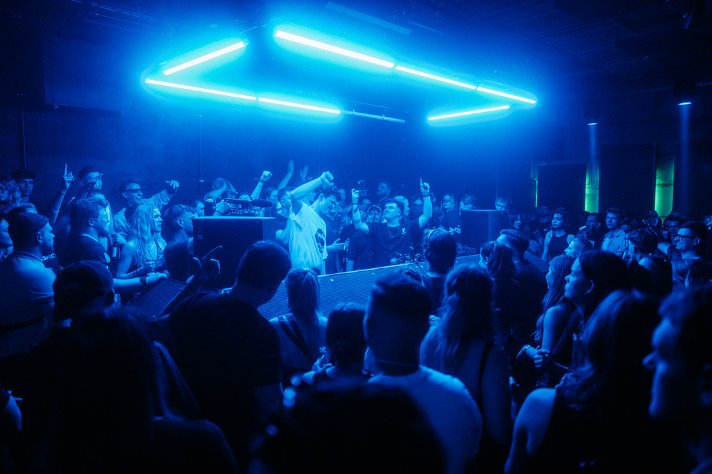 DO01030207 | thismomentpictures - Realisiert mit Pictrs.com