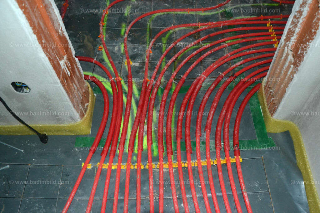 bib-lg16-heizung-0069 | Nach LV-Leistungsgruppen sortierte Detailfotos über den Bau eines Hauses. Alle Hausbau-Bilder direkt vom Urheber und Autor der Website Haus-Selber-Bauen.com