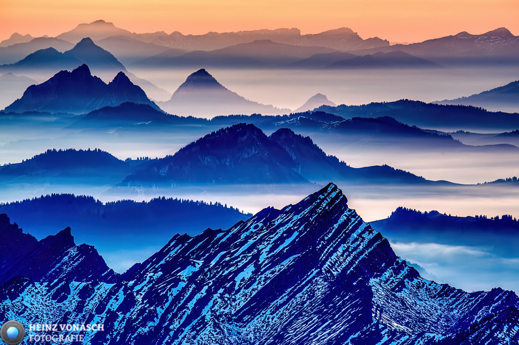 Säntis_0030 | Alle Bilder von Heinz Vonäsch Fotografie können alle zu günstigen Preisen gekauft werden! Download der Bilder, Ausdrucke, Postkarten, Tassen T-Shirts, Kalender, Alu- Dibond usw. - Realisiert mit Pictrs.com