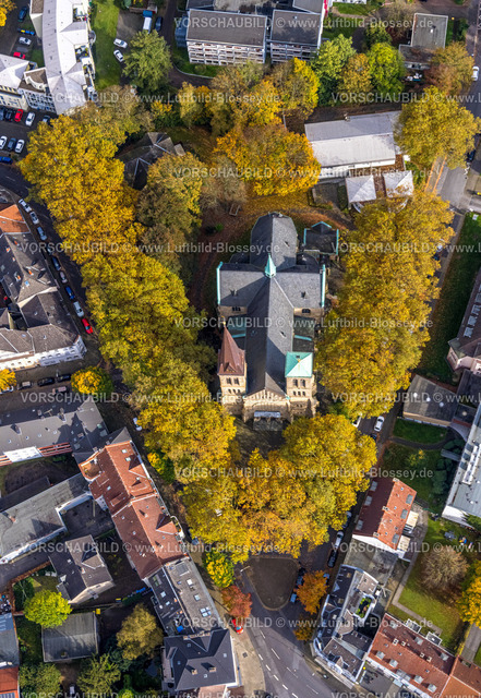 Herne241015702-2 | Luftbild, Herz-Jesu-Kirche und Eva-von-Tiele-Winckler Haus evangelisches Johanneswerk gGmbH, V-förmige Baumallee, Herne-Mitte, Herne, Ruhrgebiet, Nordrhein-Westfalen, Deutschland