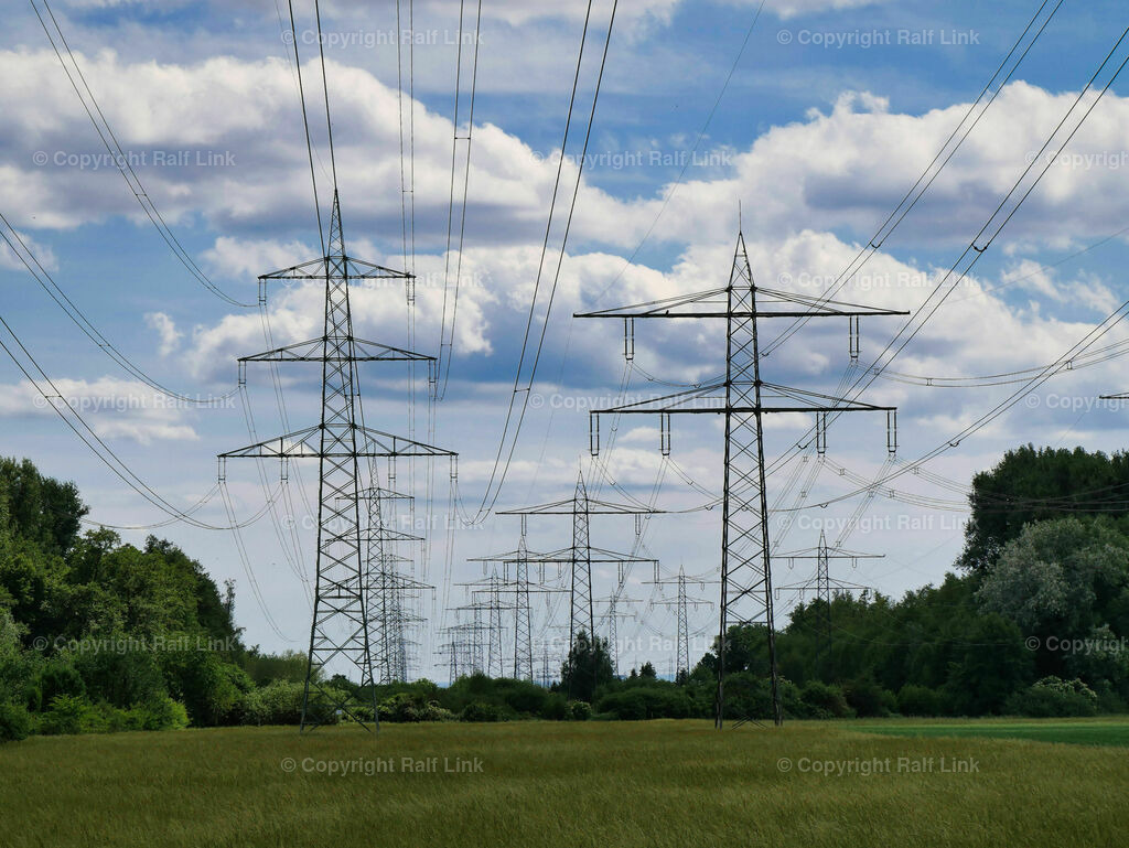 Hochspannugsmasten_01 | Stockfotos, Fotos mit Miniaturfiguren und kreativen Ideen. Dabei auch vieles aus der Metropolregion Rhein-Neckar. 