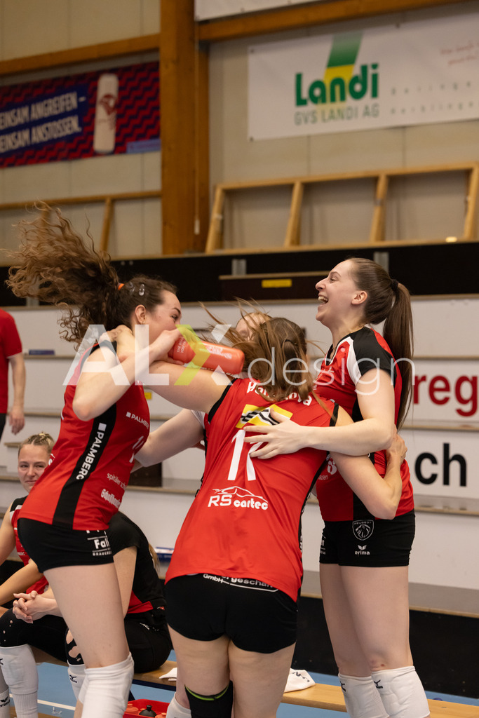 Volleyball I Frauen I Saison 2025-2026 I Volleyball NLA | Women I 1/2 Finals I  VC Kanti Schaffhausen - Sm'Aesch Pfeffingen I 22.03.2026 | Jubel zum Sieg von VC Kanti Schaffhausen - Realisiert mit Pictrs.com