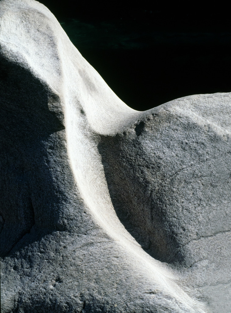 Steinworte_Tessin_Verzasca_1988a_21457sw | Beegebilder online. 
BIldarchiv von Beege Fotodesign mit ausgewählten Werken, die sich besonders gut für die Dekoration Ihrer Räume oder Wände eignen. 