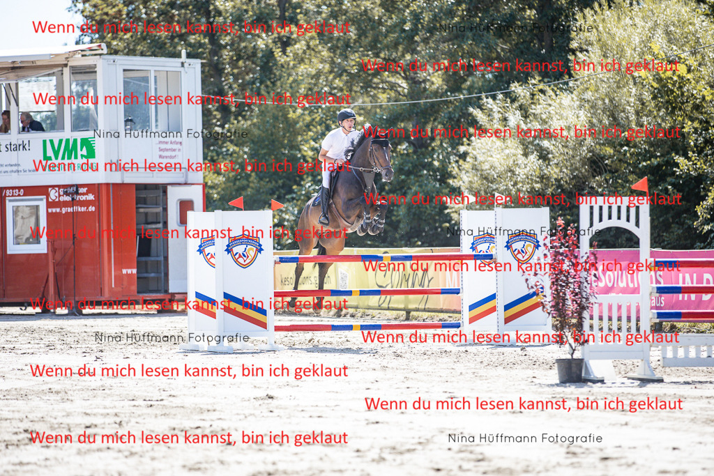 BK1A6344 | Turnierbilder Turnierfotos Nina Hüffmann Turnierfotografie Pferdefotografie Tierzeichnung Haustierzeichnung Pferdezeichnung Hundezeichnung Videograf  - Realisiert mit Pictrs.com