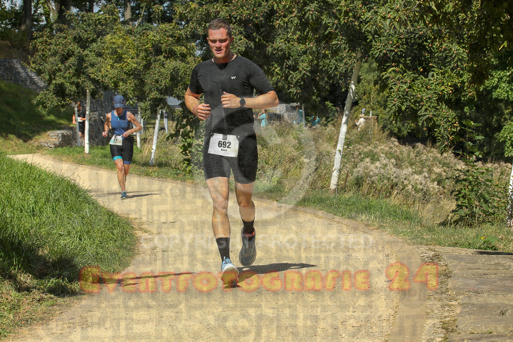 250824_1237_EX1_9972 | Sportfotografie im Rhein-Sieg Kreis, Köln, Bonn, NRW, Rheinland Pfalz, Hessen, etc. Unser Tätigkeitsfeld umfasst den Laufsport vom Volkslauf über den Marathon, Duathlon, Triathon bis zum Ultralauf wie Kölnpfad Ultra oder Schindertrail.