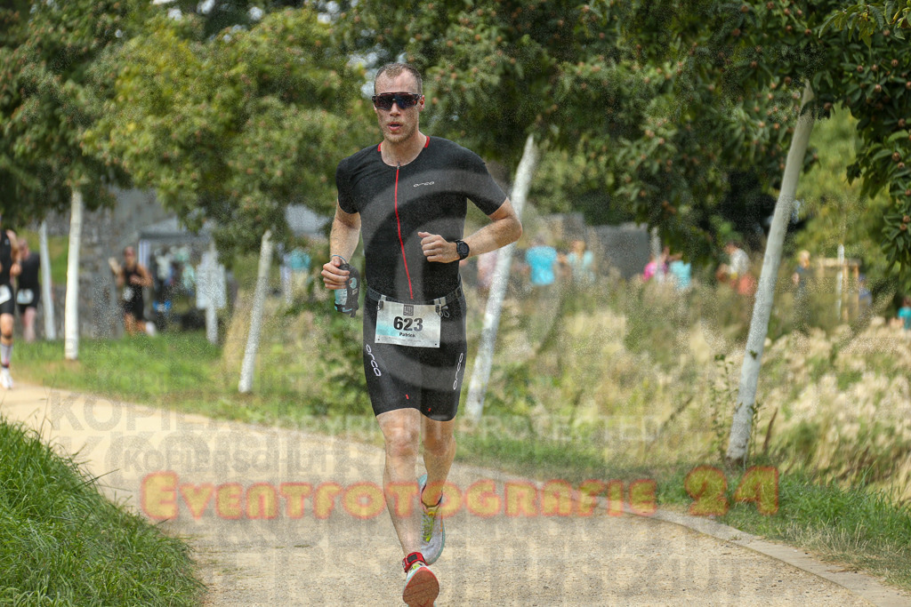 250824_1416_EX1_5585 | Sportfotografie im Rhein-Sieg Kreis, Köln, Bonn, NRW, Rheinland Pfalz, Hessen, etc. Unser Tätigkeitsfeld umfasst den Laufsport vom Volkslauf über den Marathon, Duathlon, Triathon bis zum Ultralauf wie Kölnpfad Ultra oder Schindertrail.