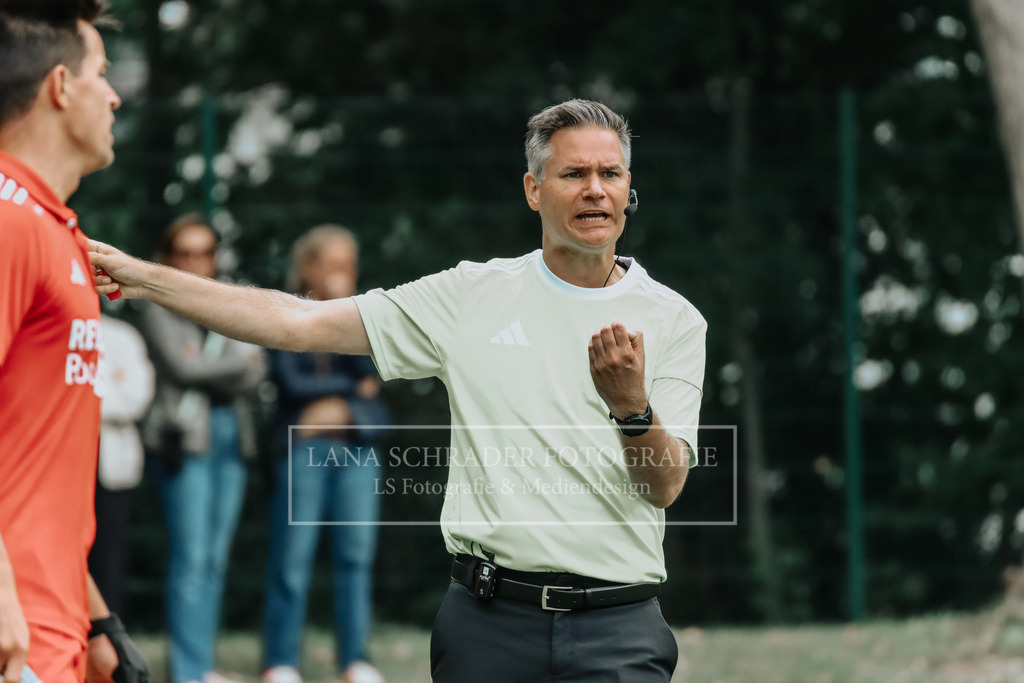 Herren_Bundesliga_02_F_RWK-UHC_21.09.25_Köln (351 von 471) | lanaschraderfotografie - Realisiert mit Pictrs.com
