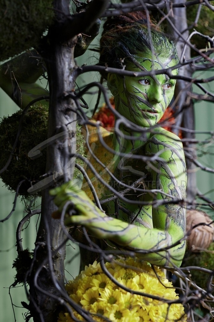 Bodypainting-BLUMENBÄLLE_10 | #010 | Modell: Irie Kaya | Foto: Markus Hermann - Realisiert mit Pictrs.com